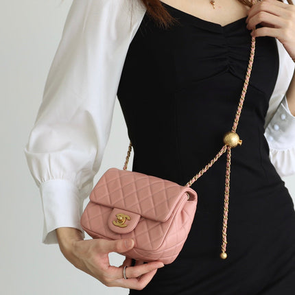 FLAP BAG 17CM BABY PINK LAMBSKIN GOLD HARDWARE