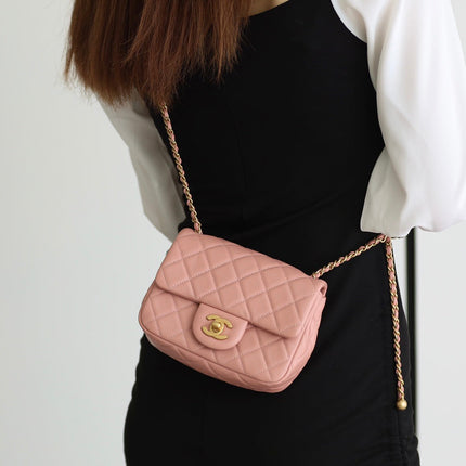 FLAP BAG 17CM BABY PINK LAMBSKIN GOLD HARDWARE