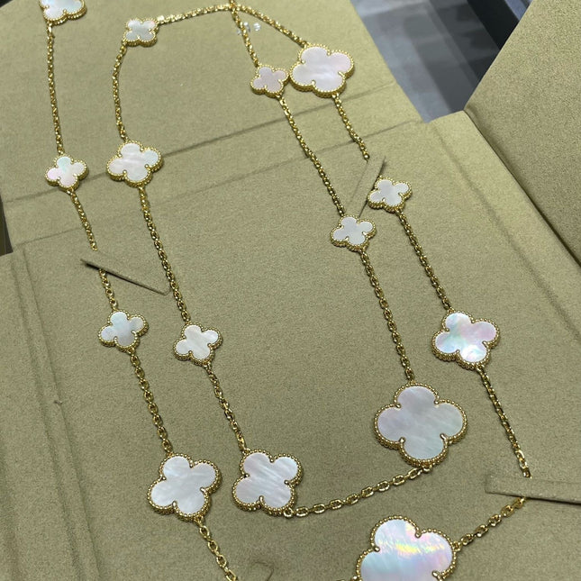 CLOVER 16 MOTIF WHITE MOP GOLD NECKLACE