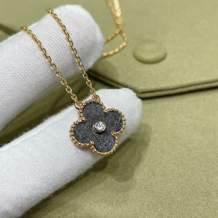 CLOVER GREY MOP DIAMOND PINK GOLD NECKLACE