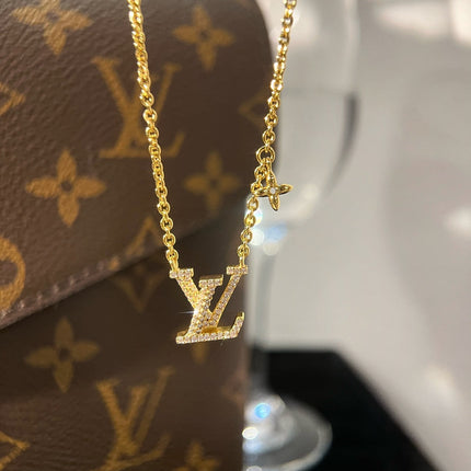 LV LOGO PENDANT DIAMOND GOLD NECKLACE