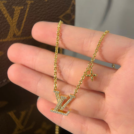 LV LOGO PENDANT DIAMOND GOLD NECKLACE