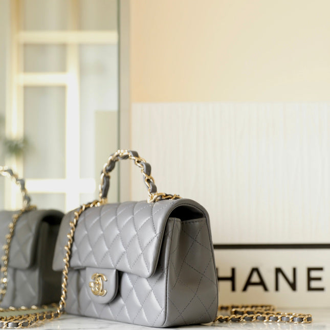 FLAP BAG 23 GREY LAMBSKIN GOLD HARDWARE TOP HAND