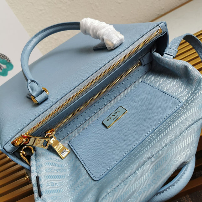 MEDIUM GALLERIA 28 CLOUD BLUE SAFFIANO LEATHER