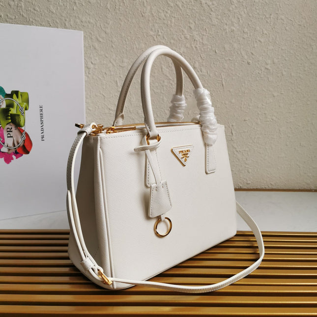 MEDIUM GALLERIA 28 WHITE SAFFIANO LEATHER