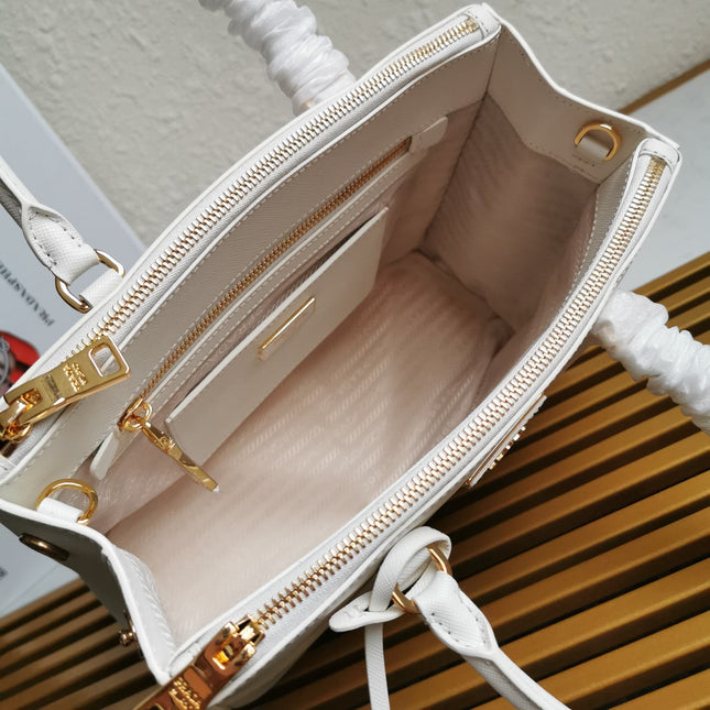 MEDIUM GALLERIA 28 WHITE SAFFIANO LEATHER