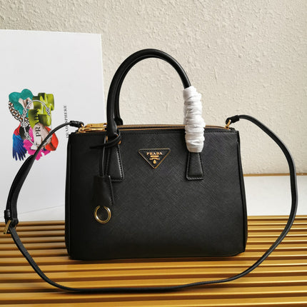 MEDIUM GALLERIA 28 BLACK SAFFIANO LEATHER