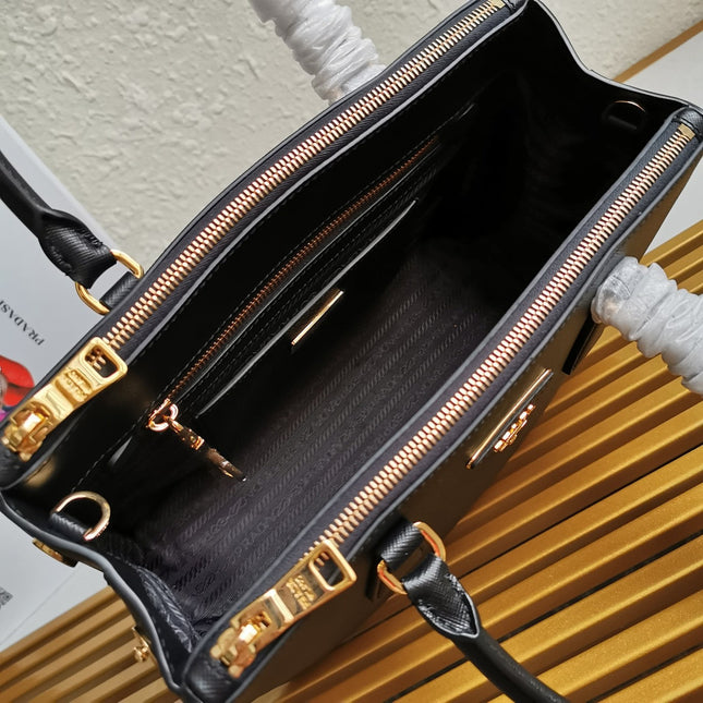 MEDIUM GALLERIA 28 BLACK SAFFIANO LEATHER