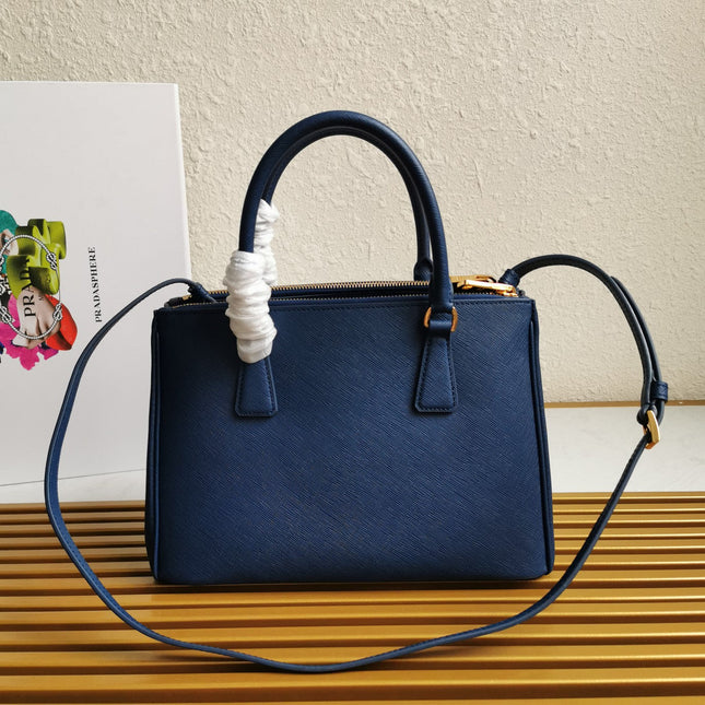 MEDIUM GALLERIA 28 BLUE SAFFIANO LEATHER