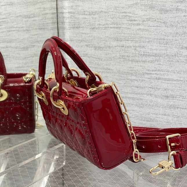 SMALL LADY D-JOY 22 RED PATENT CALFSKIN