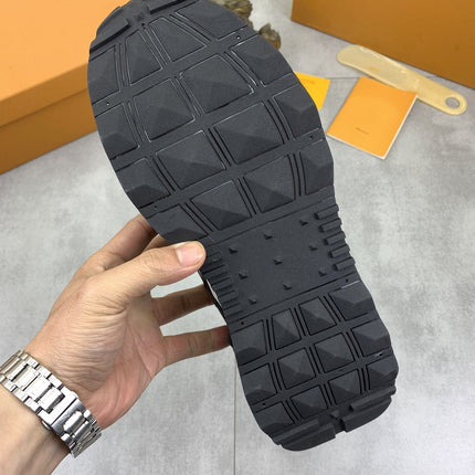 LV MONOGRAM SNEAKER BLACK