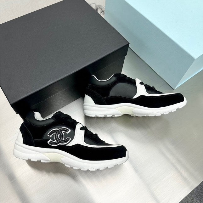 CC LOW TOP TRAINER BLACK WHITE SNEAKERS