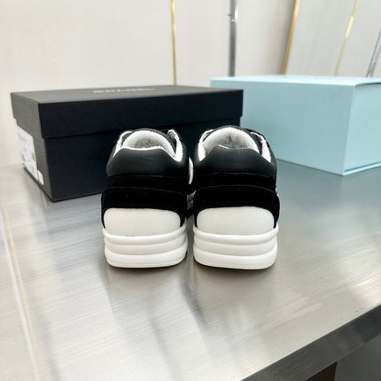 CC LOW TOP TRAINER BLACK WHITE SNEAKERS