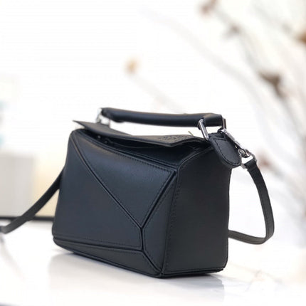 LOE MINI 18 PUZZLE BAG IN BLACK CALFSKIN