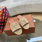 Summer Charms Sandals in Beige Suede Pink Lambskin