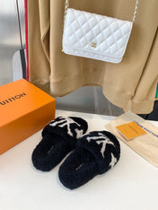 LV WOMEN'S PASEO FLAT SLIPPER IN BLACK FLEECE WITH WHITE LOGO