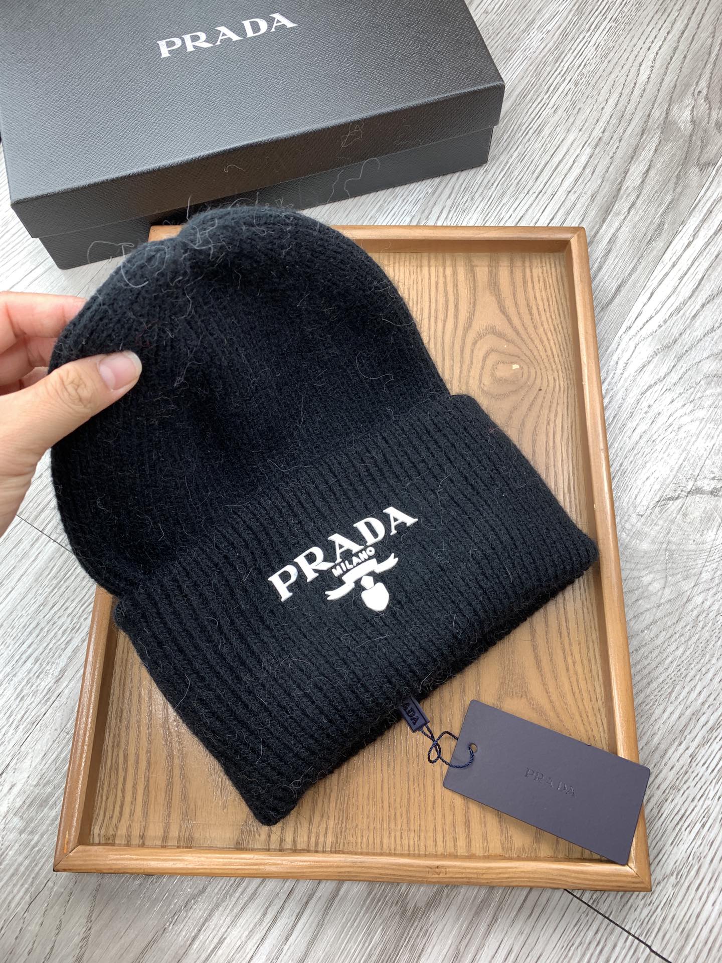 BEANIE HAT IN BLACK WOOL 108753