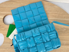 CASSETTE 28 IN SKY BLUE SOFT LAMBSKIN