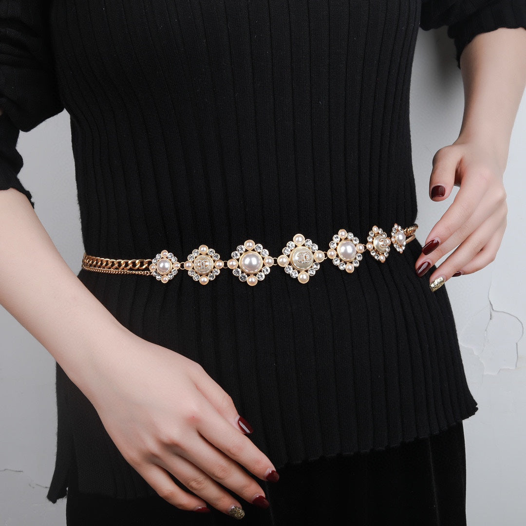 CHANEL 25S CHAIN BELT IN GOLD METALLIC WITH PEARL 614283