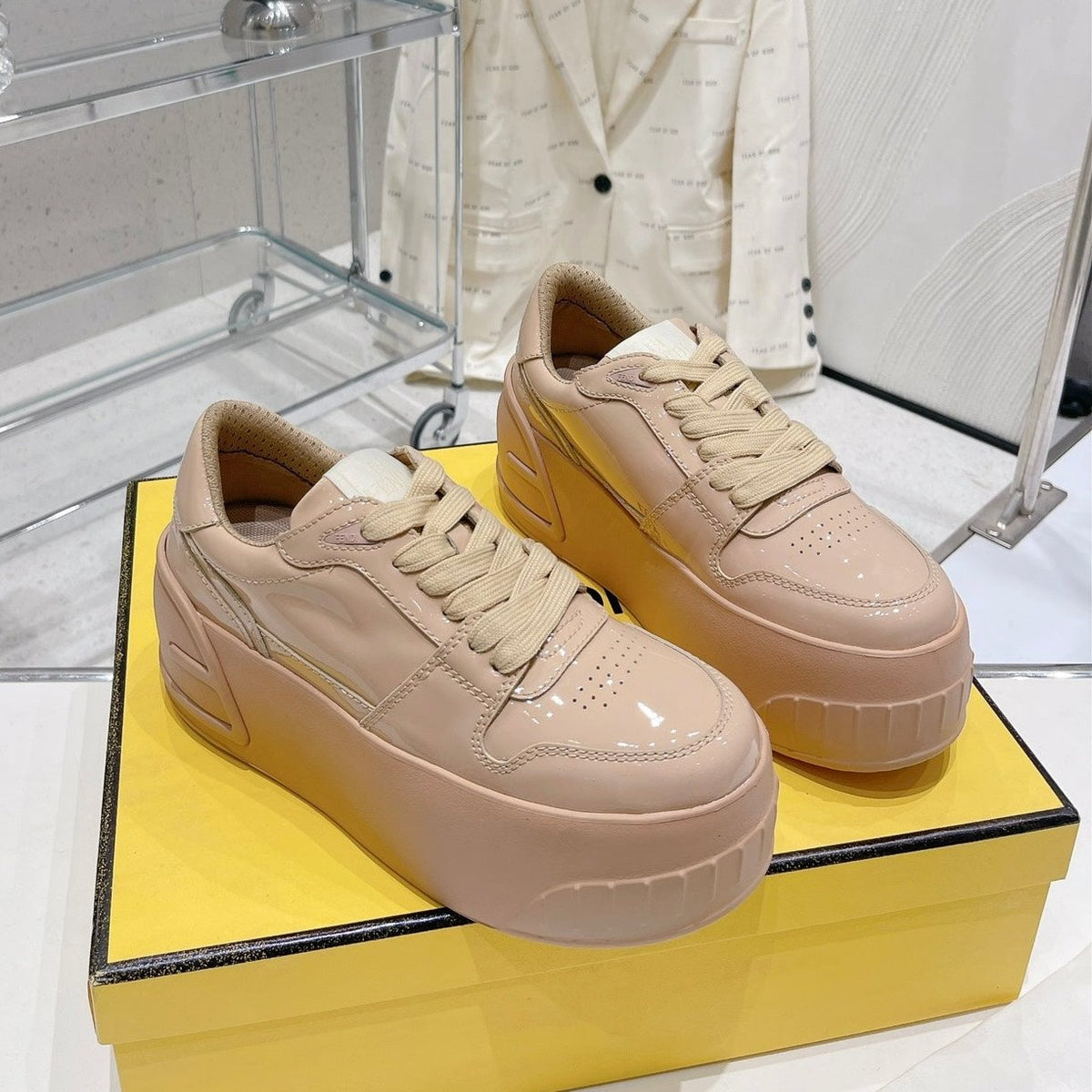 FENDI LOW-TOP TRAINER IN TAN BEIGE CALFSKIN