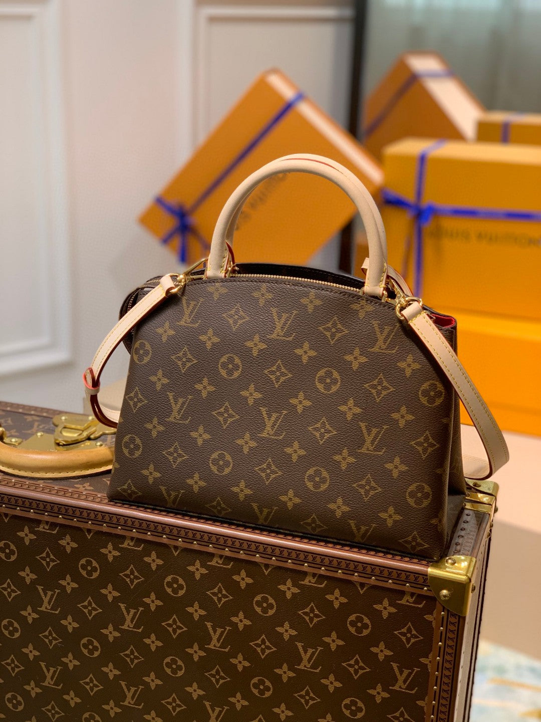 PETIS PALAIS 29 BROWN MONOGRAM CANVAS