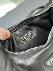 HOBO BAG 21 IN BLACK SOFT LAMBSKIN
