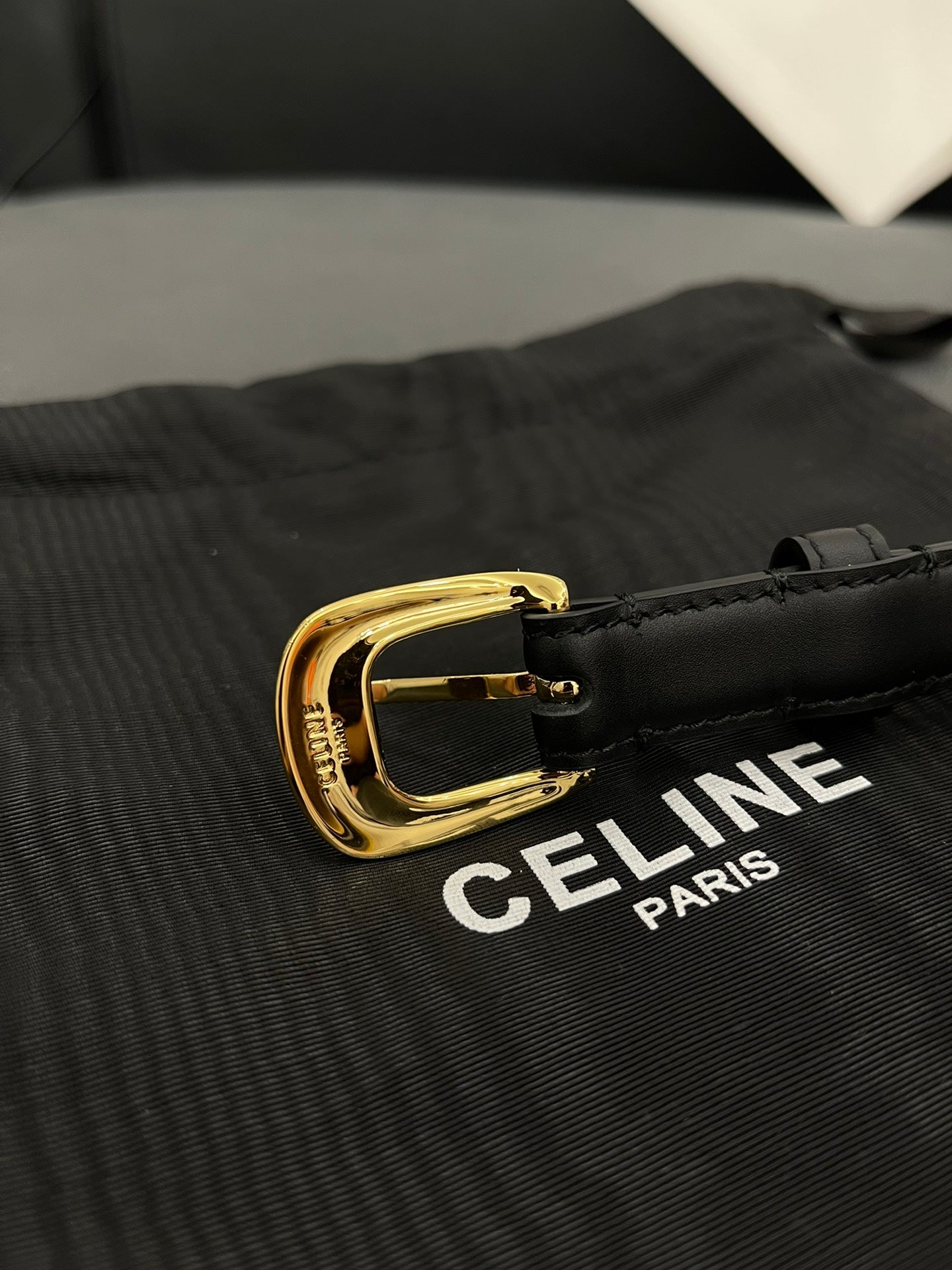 CL SMALL 18 MM TRIOMPHE BELT IN TAURILLON BLACK LEATHER GOLD HARDWARE
