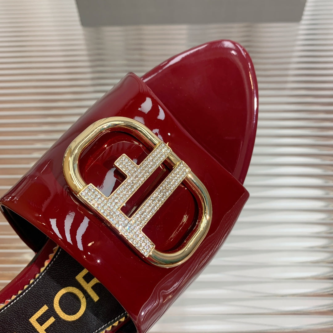 FLAT SLIDE IN WINE RED METALLIC CALFSKIN