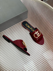 FLAT SLIDE IN WINE RED METALLIC CALFSKIN