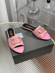 FLAT SLIDE IN BABY PINK METALLIC CALFSKIN
