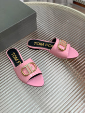 FLAT SLIDE IN BABY PINK METALLIC CALFSKIN