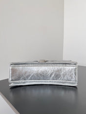CRUSH CHAINED BAG 25 IN SILVER METALLIC QUILTED CRUSHED CALFSKIN