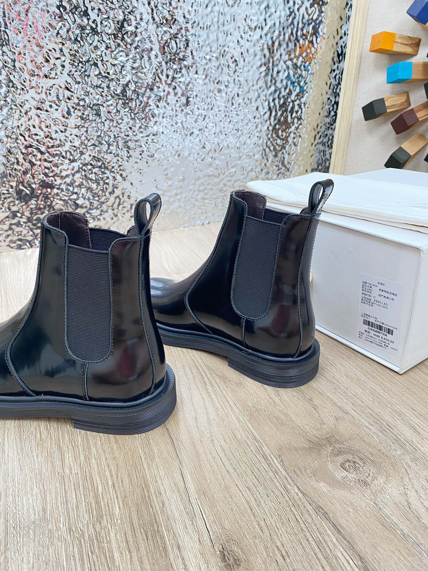 ANKLE BOOTS IN BLACK PATENT CALFSKIN