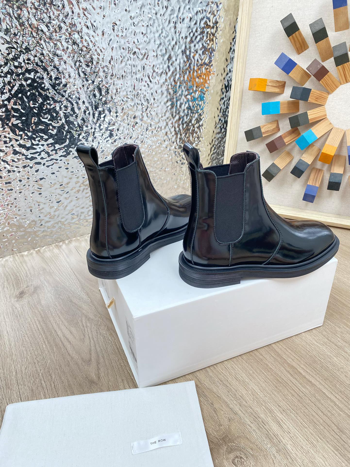 ANKLE BOOTS IN BLACK PATENT CALFSKIN