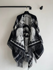 SWAN CAPE IN BLACK MIX WHITE CASHMERE 402246