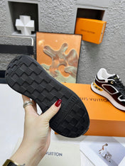 LV WOMEN SNEAKER IN BLACK CALFSKIN