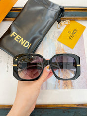 OVERSIZED FF DIAMONDS SQUARE FRAME SUNGLASSES FE40065F IN ACETATE