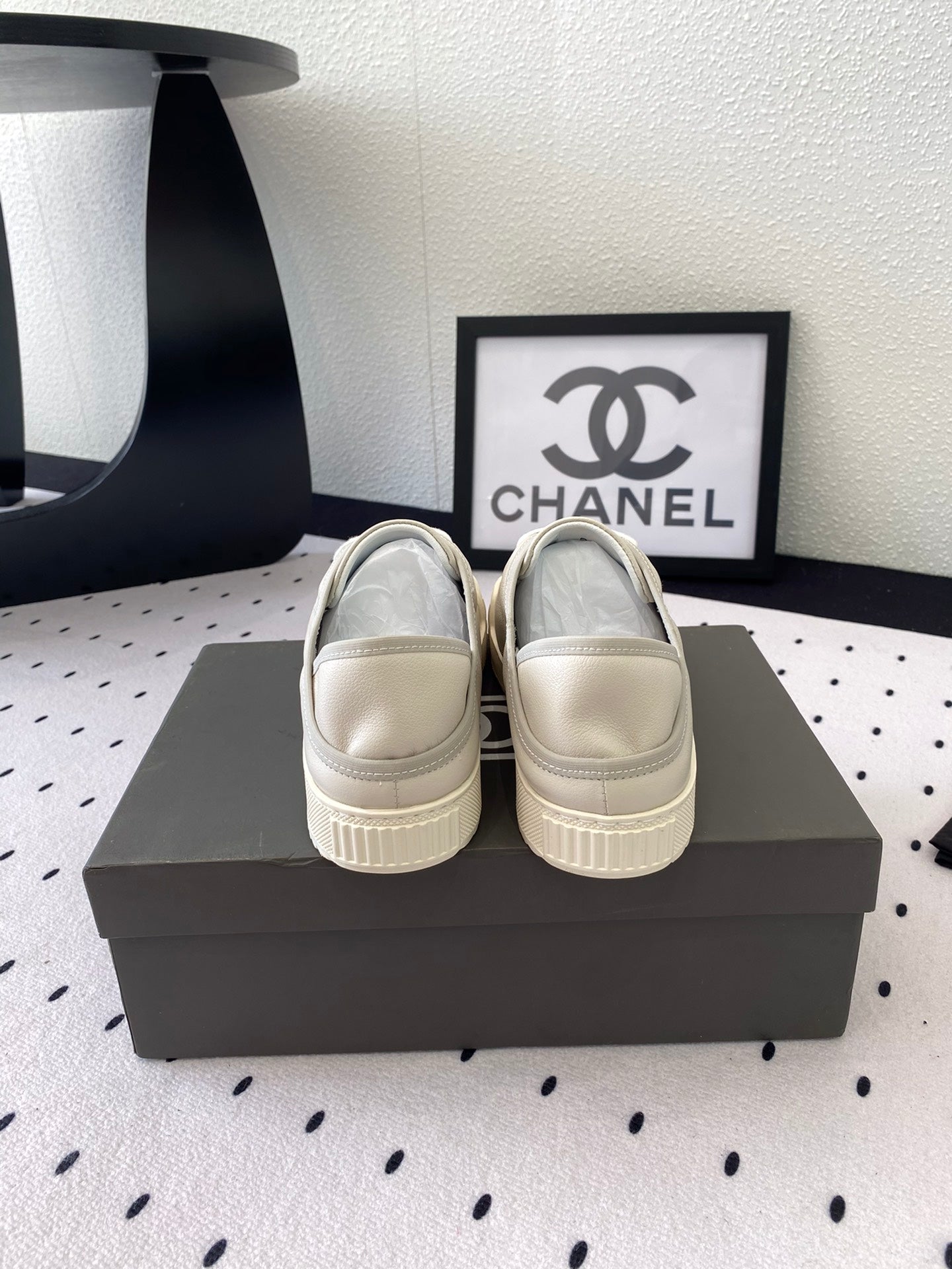 CASUAL SHOES IN GREY LAMBSKIN