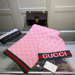 SET SCARF AND HAT IN TAFFY PINK MONOGRAM CASHMERE 349666