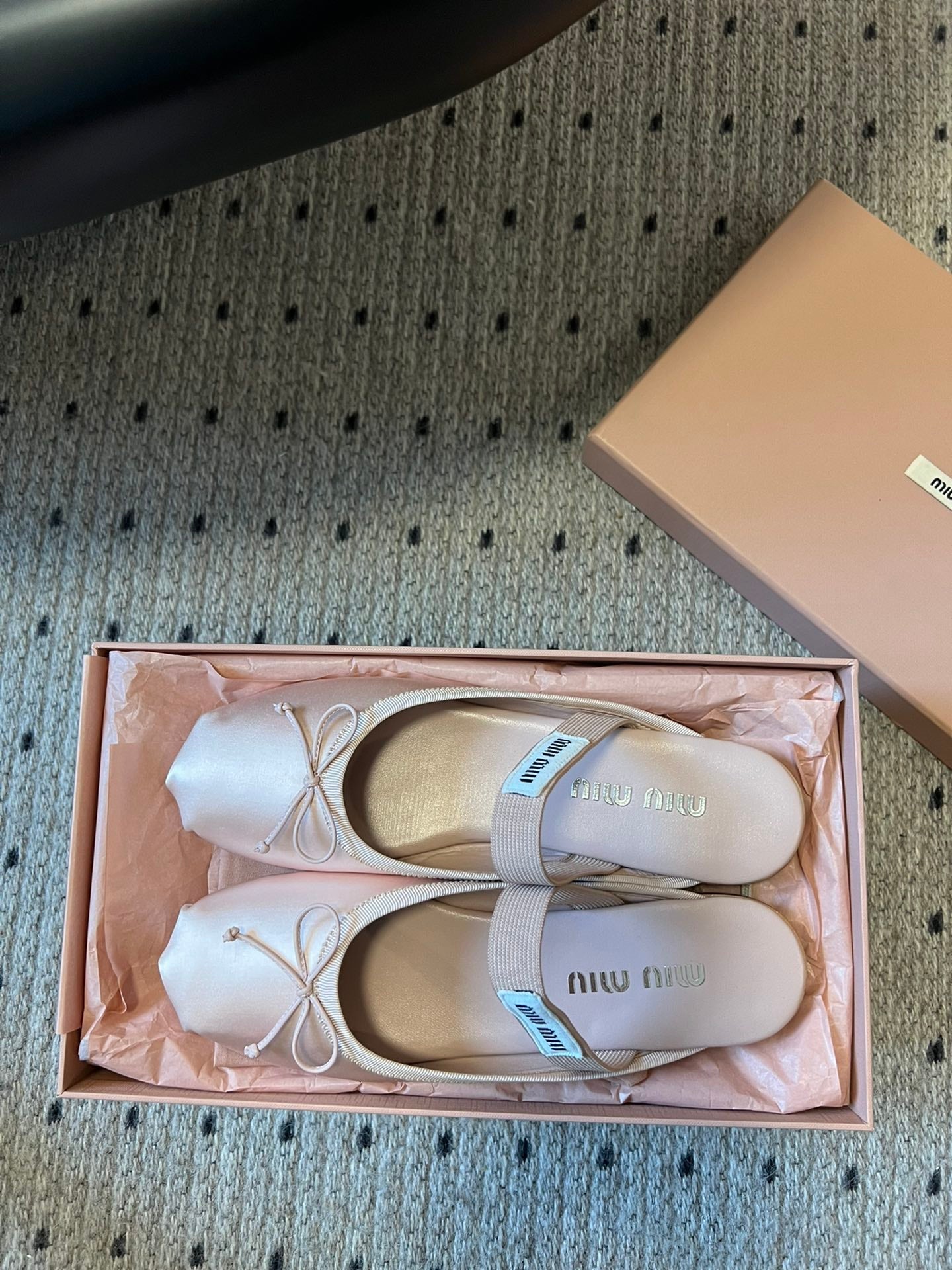 MIUMIU 26S BALLET MULES IN LIGHT PINK SATIN WITH BOW