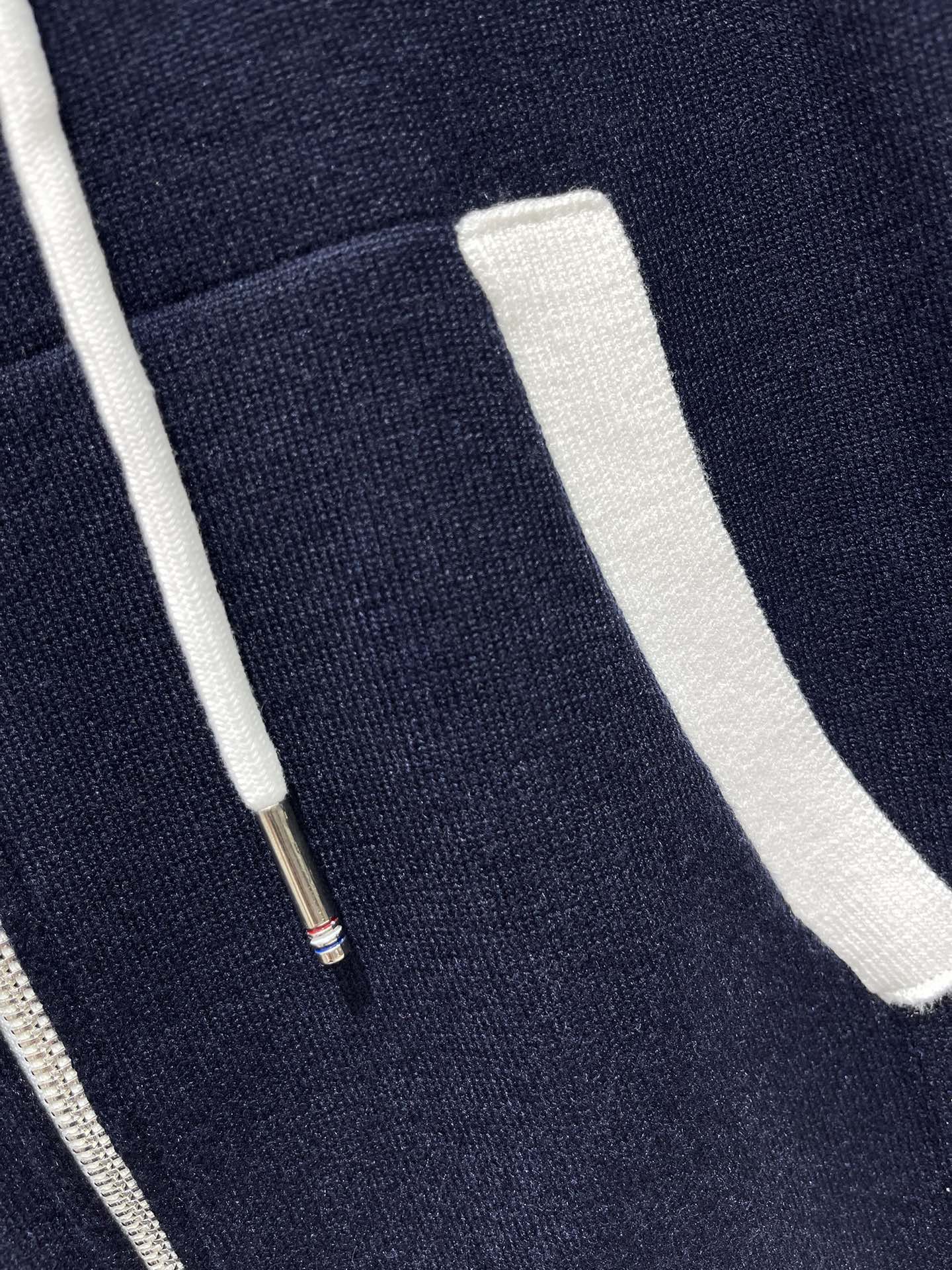 THOM 26S CARDIGAN STYLE 127