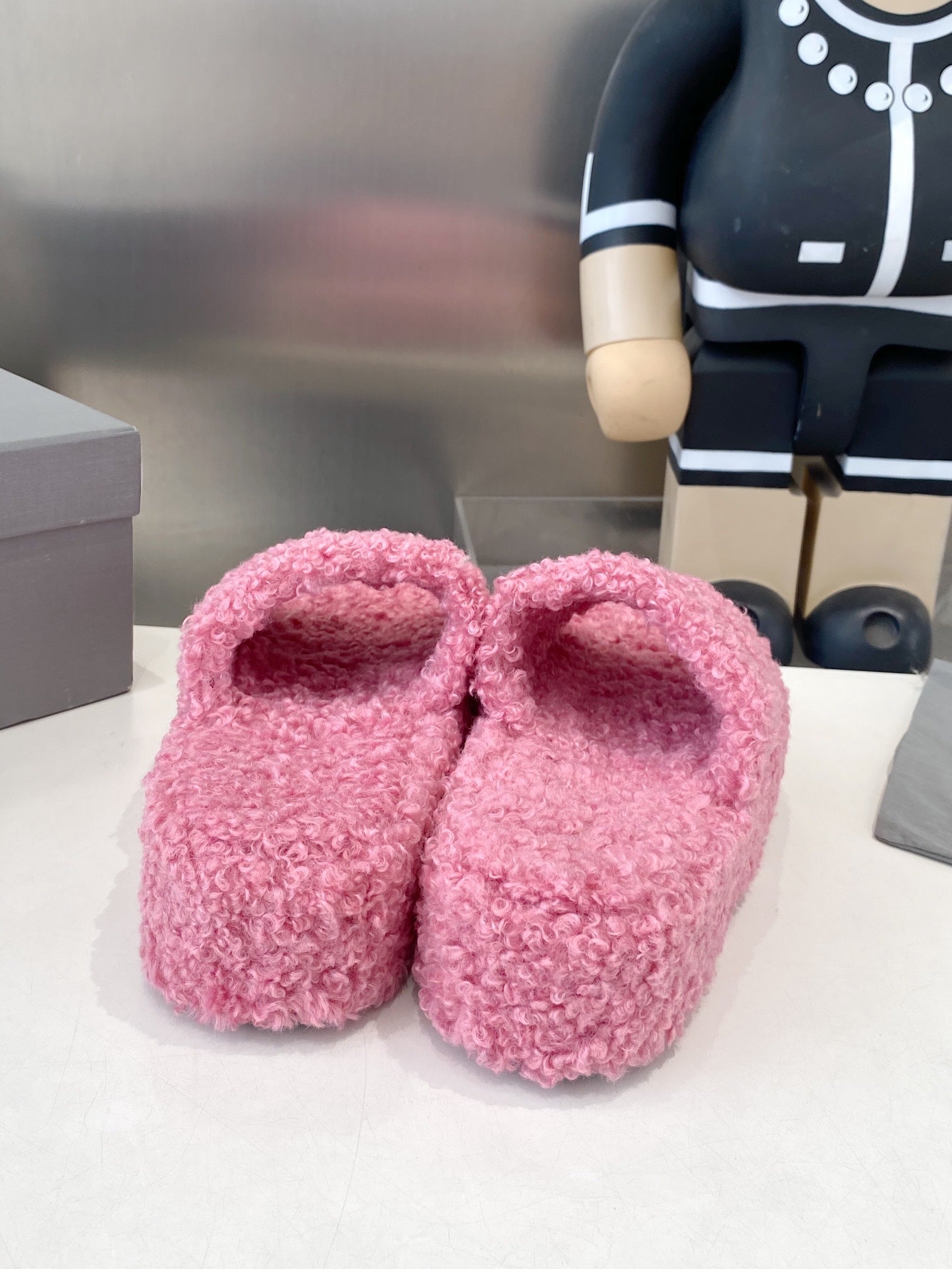 BALENCIAGA 25S SLIPPERS IN PINK MIX RED WOOL