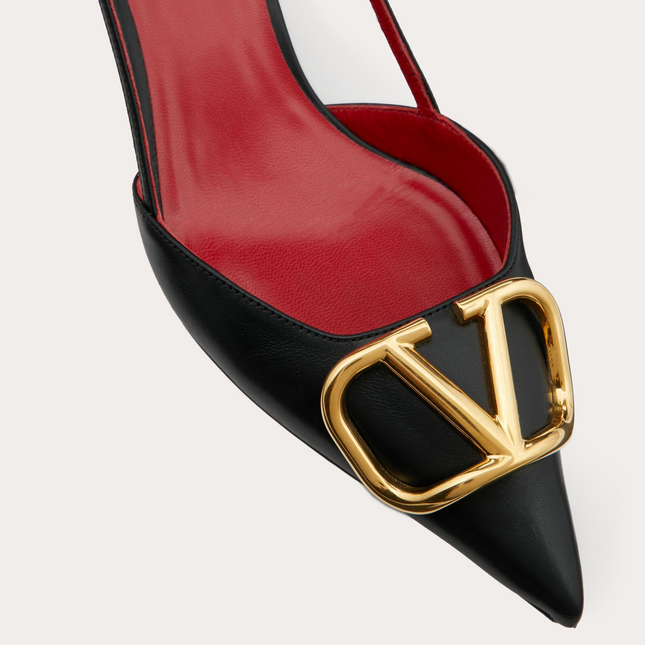 VLOGO SIGNATURE BLACK CALFSKIN SLINGBACK PUMP