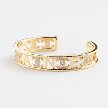 CC LOGO CUFF GOLD BRACELET