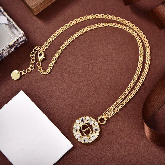 CD PENDANT GOLD DIAMOND NECKLACE