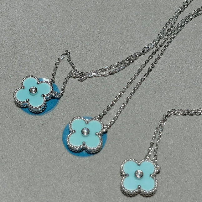 CLOVER 1 DIAMOND LIGHT BLUE SILVER NECKLACE