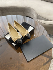 BALLET FLATS BEIGE BLACK QUILTED LAMBSKIN