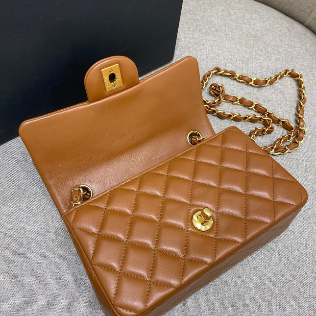 FLAP BAG 20CM CARAMEL LAMBSKIN GOLD HARDWARE