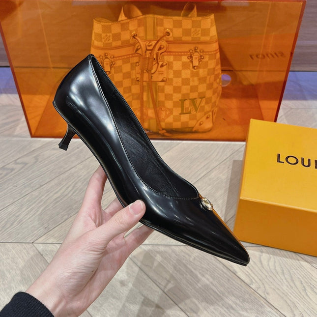 LV SINGLE LOW HEEL PUMP BLACK