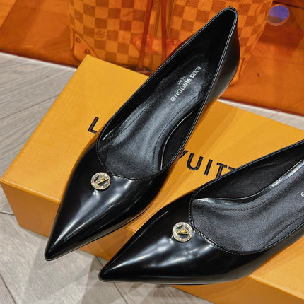 LV SINGLE LOW HEEL PUMP BLACK